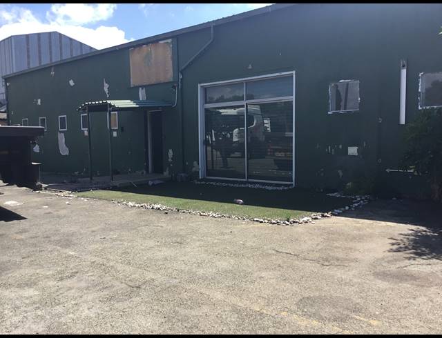 176M² WAREHOUSE TO LET IN WADEVILLE